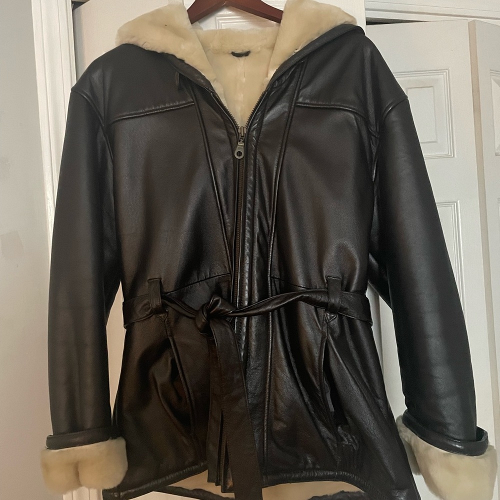 Vintage Y2K Wilson’s Women’s Brown Leather winter coat large.